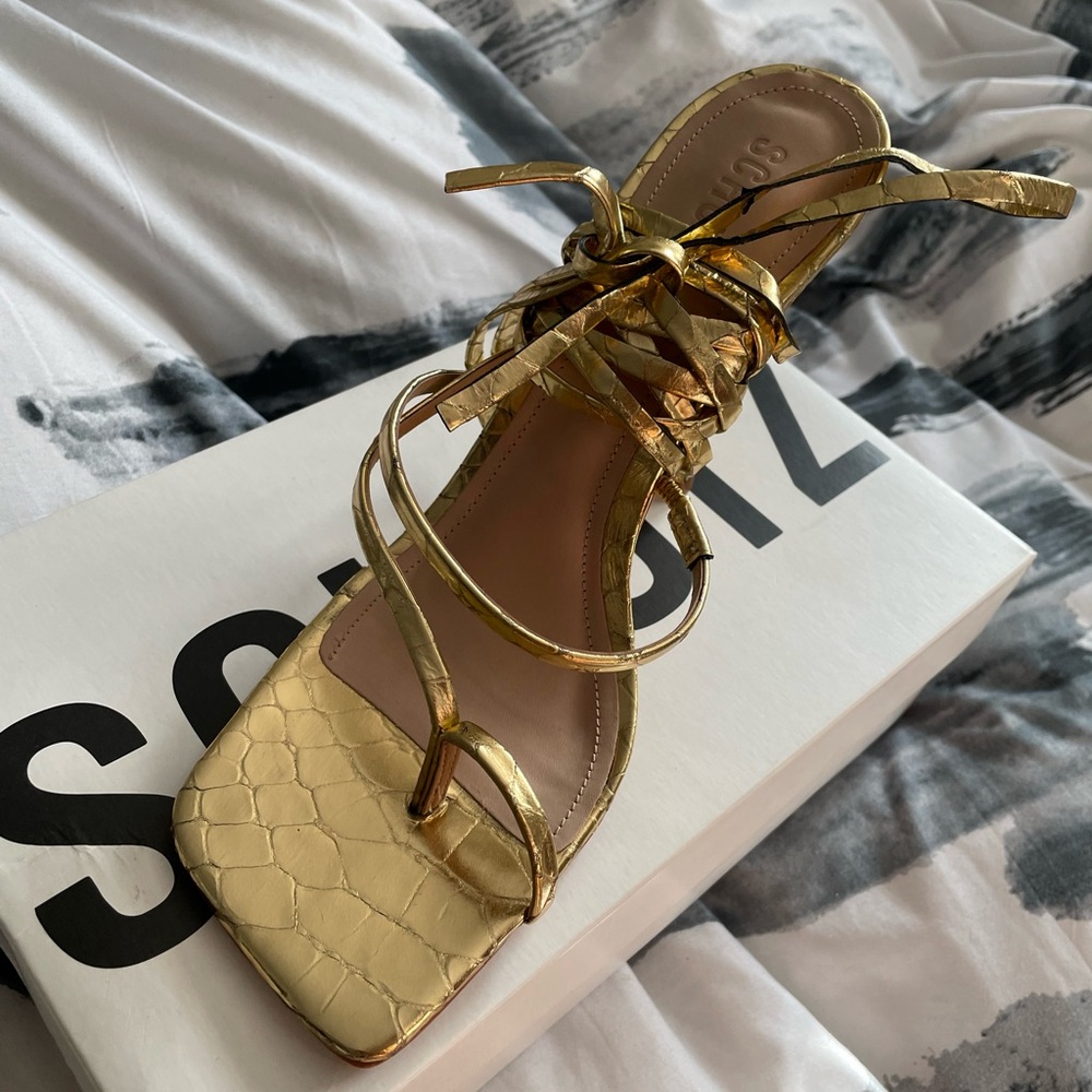 NEVER WORN, Schultz women’s Gold heeled sandal, size 9.5